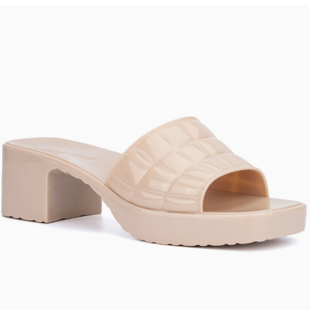 Olivia Miller Ava Jelly Slide Sandals Quilted Chunky Heel Beige Sz6 NWOB